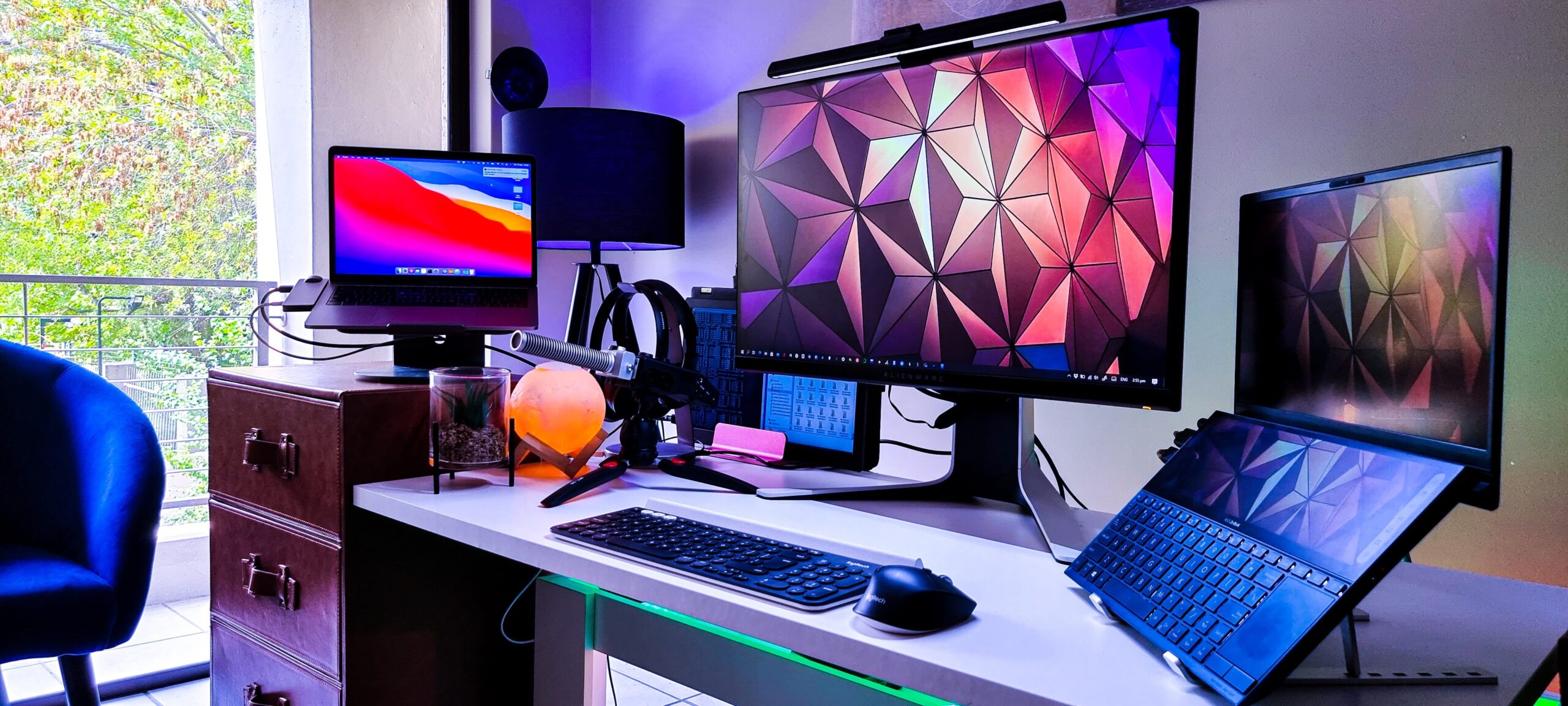 boitumelo-phetla-1gZQ5chmcH0-unsplash (1) Lenovo THINKPAD Laptop, Intel Core i3 8130U 8th Gen, 8GB DDR4, 128GB SSD + 500GB HDD, Intel UHD Graphics, 15.6" HD 1366x768